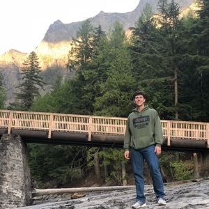 Meet your Posher, Elijah